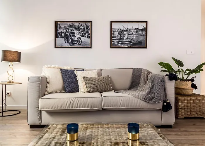 Nestor&jeeves - Adriana - Central, Close Sea Nice